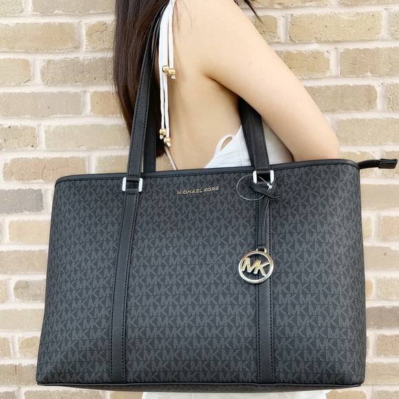 ‼️SALE‼️NWT Michael kors large tote Wallet Bundle - Picture 4 of 8